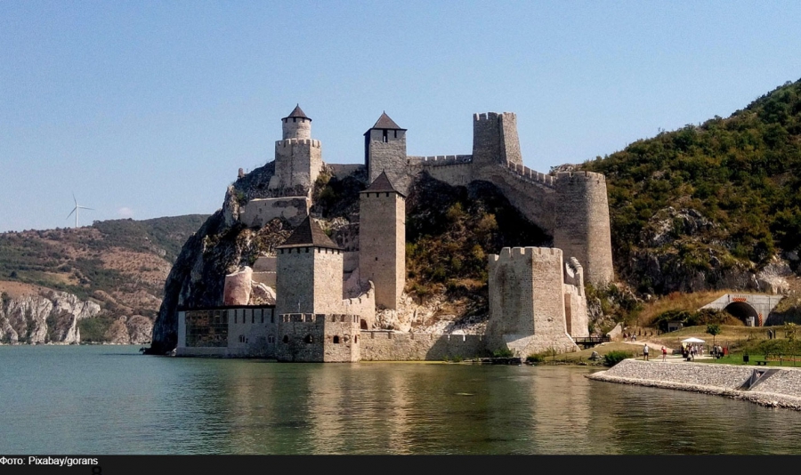 Srednjovekovna utvrđenja na Dunavu